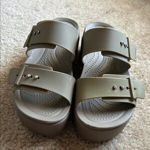 Womens croc Sandals in tan
